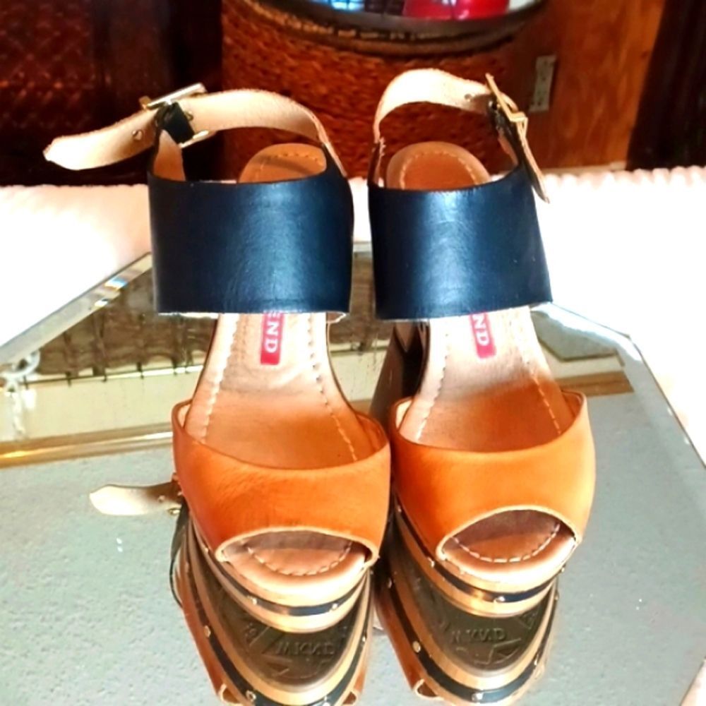 WKND Brown‎ &Black Leather Studded Heels  38 = 7
